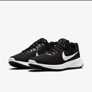 Nike‎ Revolution 6 Men’s size with box
